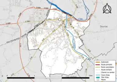 Carte en couleur présentant le réseau hydrographique de la commune