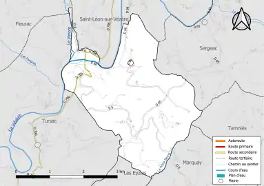 Carte en couleur présentant le réseau hydrographique de la commune