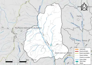 Carte en couleur présentant le réseau hydrographique de la commune