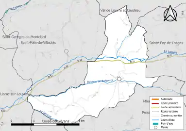 Carte en couleur présentant le réseau hydrographique de la commune