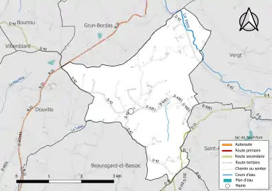 Carte en couleur présentant le réseau hydrographique de la commune