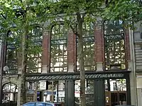Vue de l'ensemble de l'immeuble du 252, boulevard Voltaire.