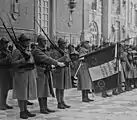 Détachement du régiment avec le drapeau régimentaire, à Versailles en 1928.