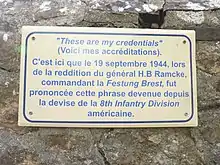 Plaque commémorative de la reddition du général Ramcke le 19 septembre 1944 (soute à munitions près du Fort des Capucins)