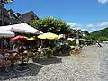 Le quai Lestourgie sur la Dordogne (vue de détail).