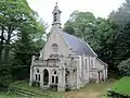 La chapelle Sainte-Anne de Prat-ar-Raz, vue extérieure d'ensemble.