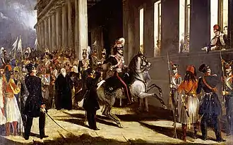 Un homme à cheval parle à un homme à la fenêtre d'un palais, tandis qu'une foule et des soldats l'entourent.