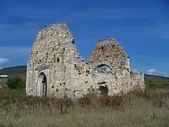 Les ruines de l'église st-Jean à Moujievo, classé.