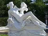 Flore et Zéphyr (copie), 1749, marbre, 106 x 142 x 84 cm, Potsdam, château de Sanssouci.