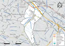 Carte en couleur présentant le réseau hydrographique de la commune