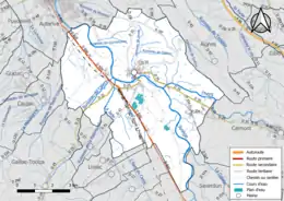 Carte en couleur présentant le réseau hydrographique de la commune