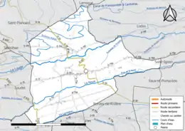 Carte en couleur présentant le réseau hydrographique de la commune