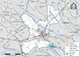 Carte en couleur présentant le réseau hydrographique de la commune