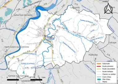 Carte en couleur présentant le réseau hydrographique de la commune