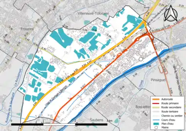 Carte en couleur présentant le réseau hydrographique de la commune