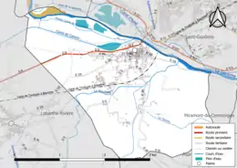 Carte en couleur présentant le réseau hydrographique de la commune