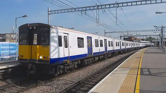 La Class 315834 de Tfl rail a Shenfield