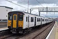 La Class 317 équipée d'un pantographe avec une puissance électrique de 25kV 50 Hz AC exploitée par Greater Anglia et London Overgound