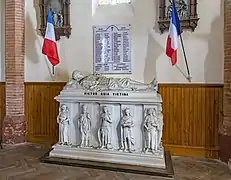 Le monument aux morts de la paroisse.