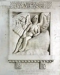 La Victoire, bas-relief par Camille Raynaud.