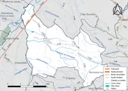 Carte en couleur présentant le réseau hydrographique de la commune