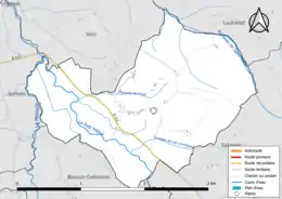 Carte en couleur présentant le réseau hydrographique de la commune