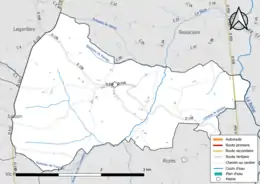 Carte en couleur présentant le réseau hydrographique de la commune