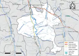 Carte en couleur présentant le réseau hydrographique de la commune