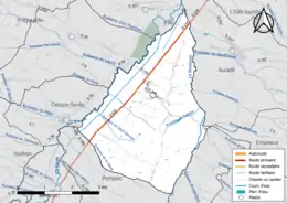 Carte en couleur présentant le réseau hydrographique de la commune