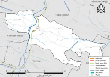 Carte en couleur présentant le réseau hydrographique de la commune