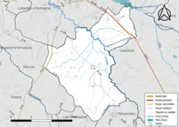 Carte en couleur présentant le réseau hydrographique de la commune