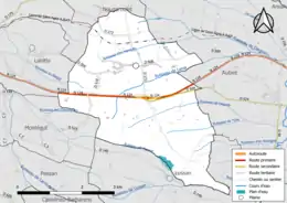 Carte en couleur présentant le réseau hydrographique de la commune