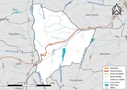 Carte en couleur présentant le réseau hydrographique de la commune