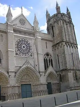 La cathédrale Saint-Pierre de Poitiers.