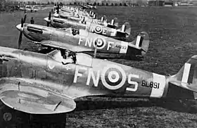 Spitfires du :No. 331 Squadron RAF (en) à Catterick au printemps 1942.