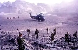 Un hélicoptère S-58 en opération au Tchad pendant la guerre civile, vers 1970-1971.