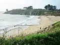 La plage de Porsmilin (Porzh Milin) vue de l'est.