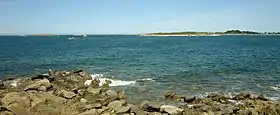 L'île Garo et les îlots voisins vus de la pointe de Corn ar Gazel en Saint-Pabu.