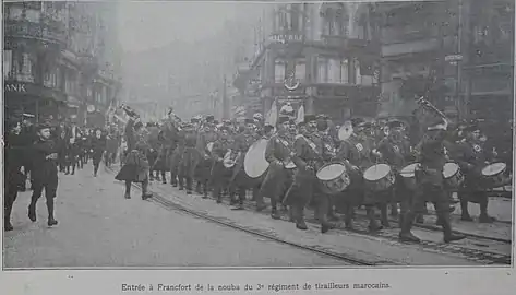 La nouba du 3e régiment de tirailleurs marocains en avril 1920 à Francfort-sur-le-Main.