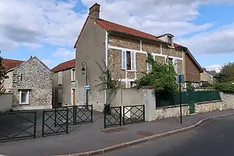 Maison en meulière.