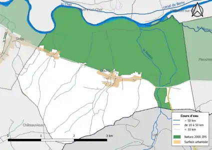 Une partie du territoire communal est incluse dans le site Natura 2000 les « Prairies du Fouzon ».