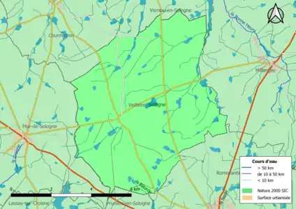 La « Sologne », un site Natura 2000 de type SIC, couvre la totalité de la commune.