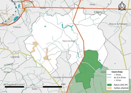 Une partie sud du territoire communal est incluse dans le site Natura 2000 la « Petite Beauce ».