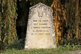 Stèle rappelant le passage d'un détachement de l'armée Patton