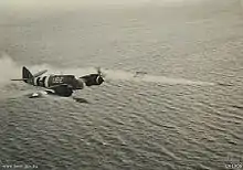 Beaufighter tirant des roquettes.