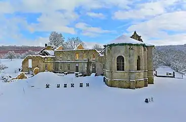 La toiture provisoire protège efficacement la chapelle