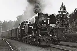 Train de voyageurs à Jedlová (1974).