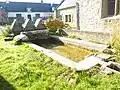 Le lavoir (ancienne fontaine) de la chapelle Saint-Fiacre.