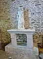 Chapelle de Guicquelleau, statue d'une Vierge à l'Enfant.