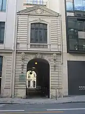 Ancien garage Kriéger (1903) (actuel siège de la Fédération nationale du Crédit agricole), 48 rue La Boétie, à Paris.